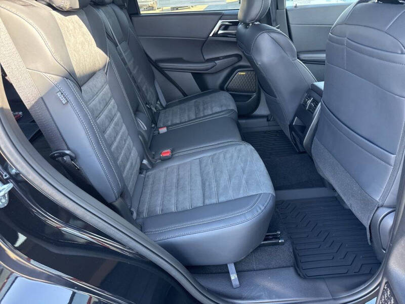 2025 Mitsubishi Outlander SE
