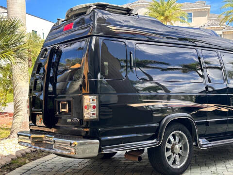 2010 Ford E-Series E-350 SD XLT