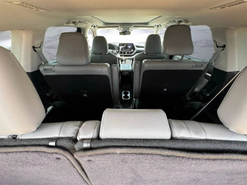 2022 Toyota Highlander Platinum