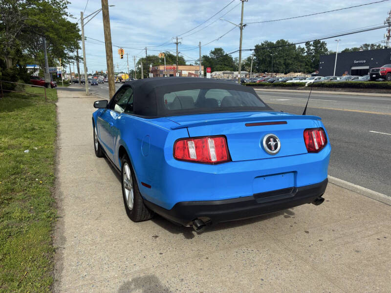 2011 Ford Mustang V6