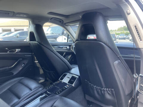 2016 Porsche Panamera