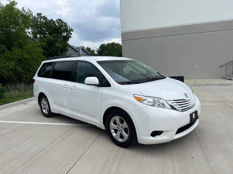 2017 Toyota Sienna LE 8-Passenger