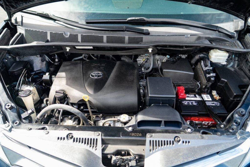 2020 Toyota Sienna XLE - Photo 29