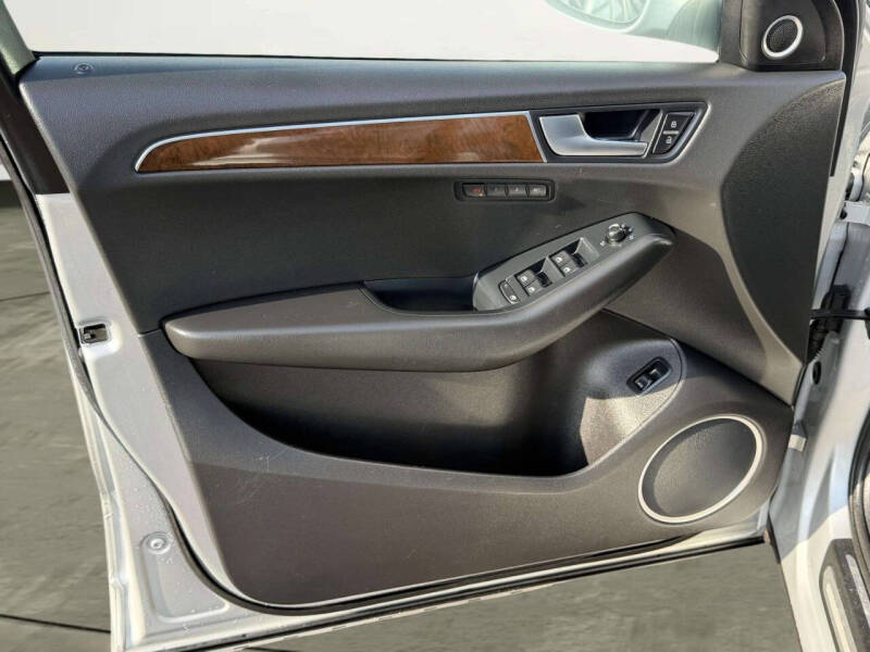 2011 Audi Q5 3.2 quattro Premium Plus