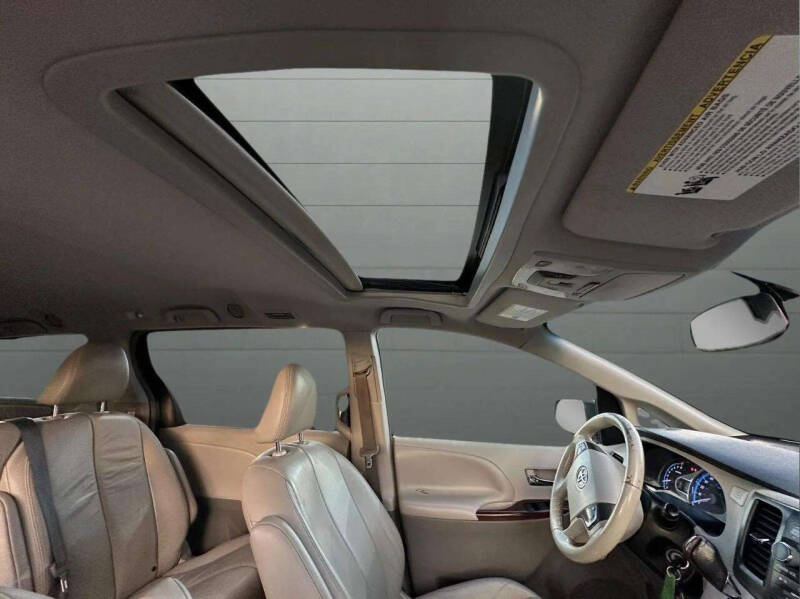 2012 Toyota Sienna Limited 7-Passenger