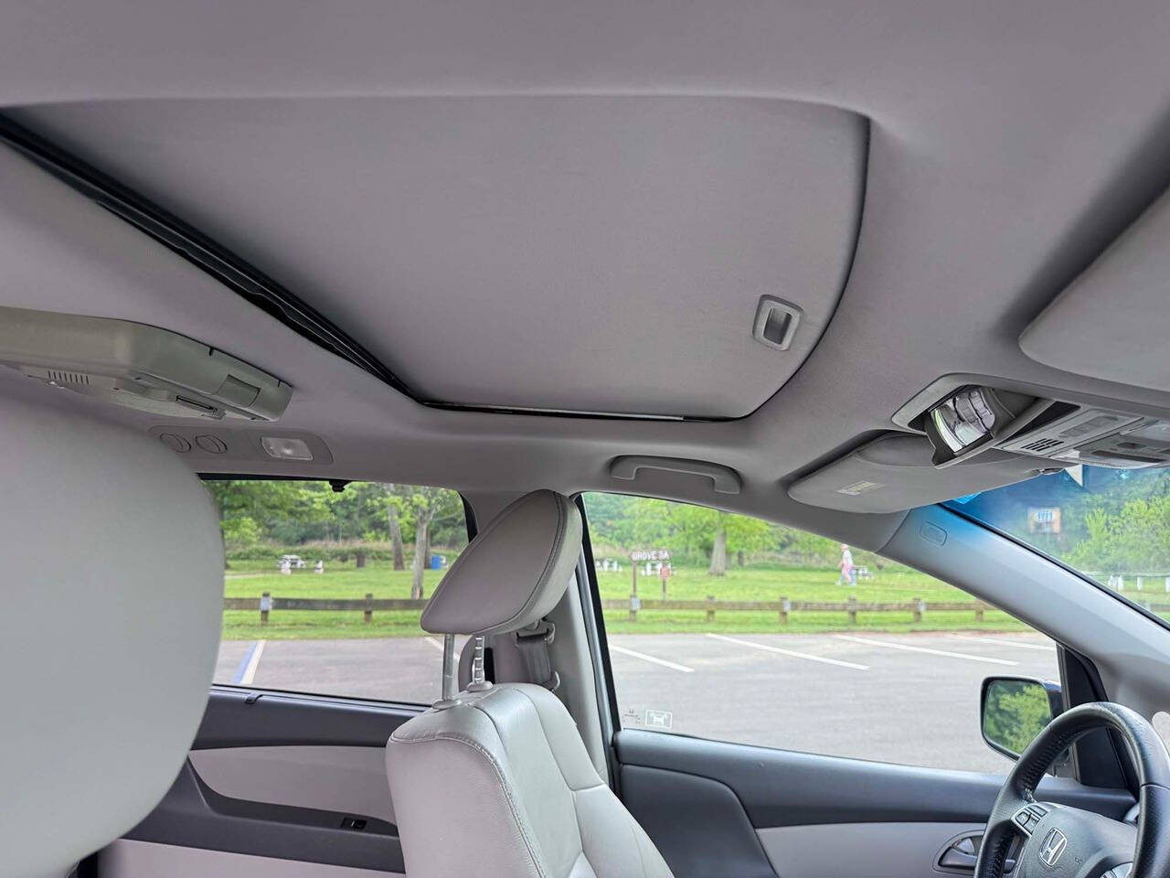 2011 Honda Odyssey 22