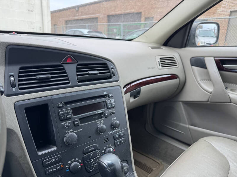 2004 Volvo XC70 2.5T photo 14