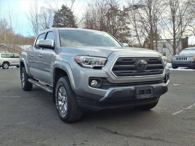 2018 Toyota Tacoma SR5's photo