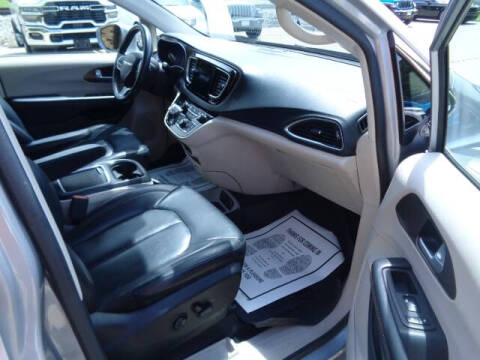 2023 Chrysler Pacifica Touring L