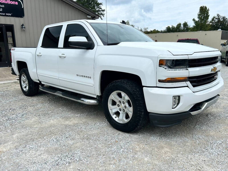 2018 Chevrolet Silverado 1500 LT photo 2