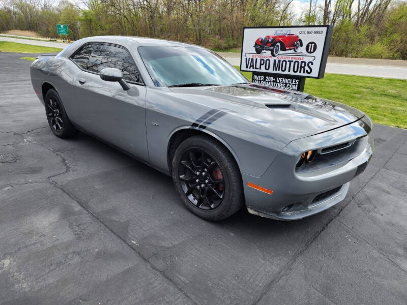 Used 2017 Dodge Challenger GT with VIN 2C3CDZGG4HH555960 for sale in Valparaiso, IN