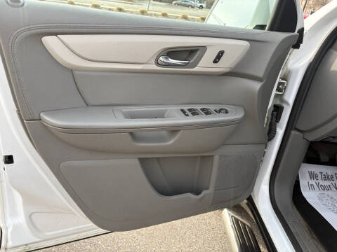 2017 Chevrolet Traverse LT