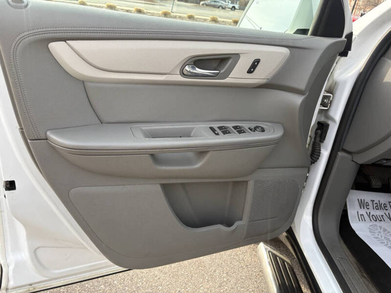 2017 Chevrolet Traverse LT
