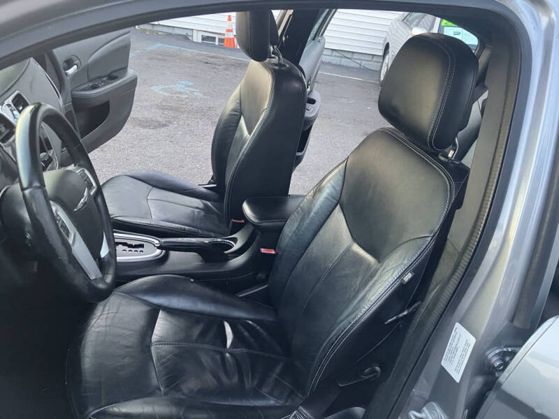 2013 Chrysler 200 Limited