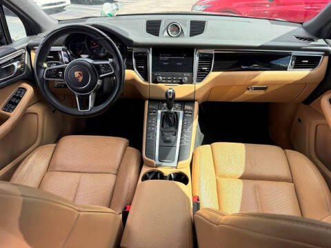 2017 Porsche Macan