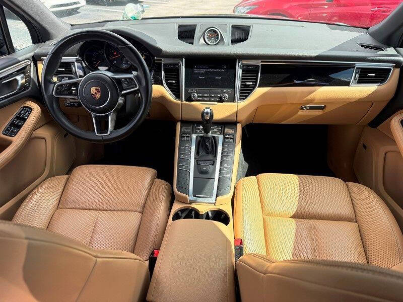 2017 Porsche Macan