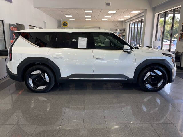 2024 Kia EV9 Light Long Range