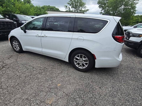 2024 Chrysler Pacifica Touring L