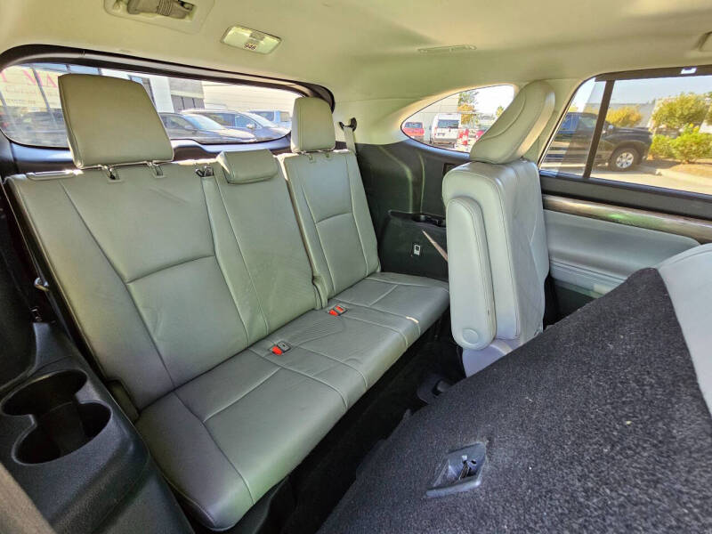 2023 Toyota Highlander Platinum