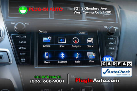 2013 Toyota Prius v Five