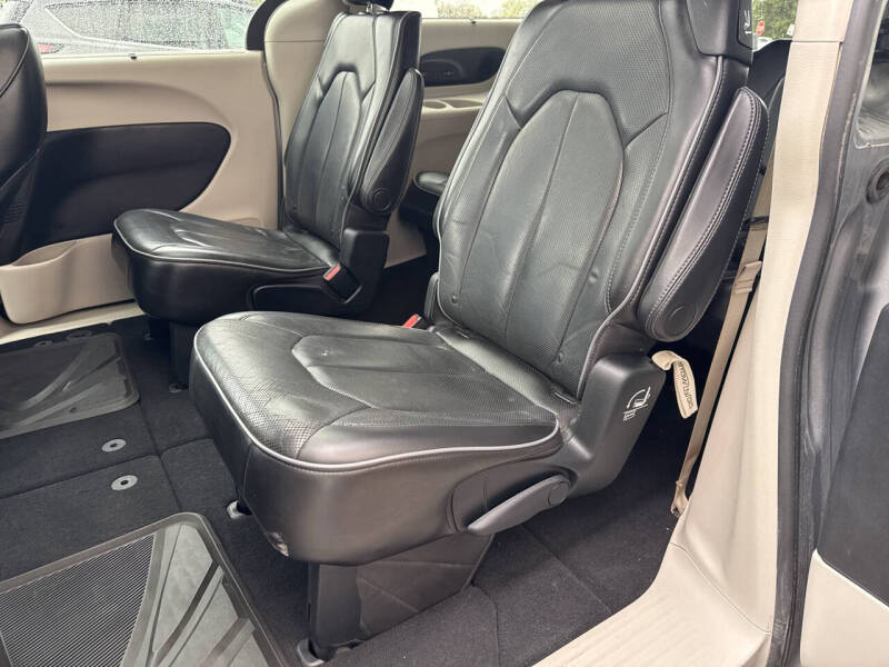 2019 Chrysler Pacifica Limited 35th Anniversary