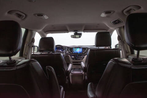2024 Chrysler Pacifica Plug-In Hybrid Select