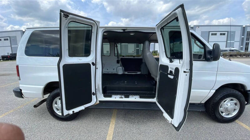 2013 Ford E-Series E-350 SD