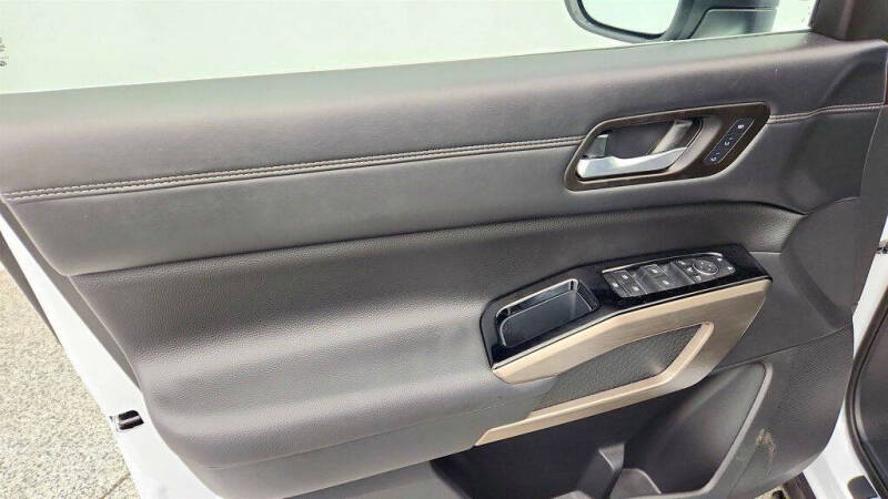 2025 Nissan Pathfinder Platinum