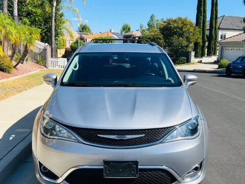 2019 Chrysler Pacifica Touring L