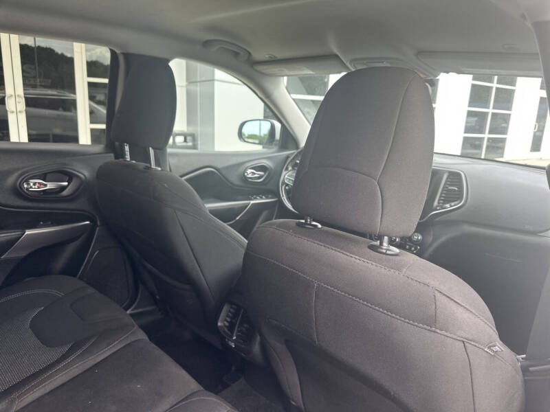 2019 Jeep Cherokee Latitude