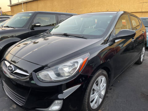 2012 Hyundai Accent for sale at CARZ in San Diego CA