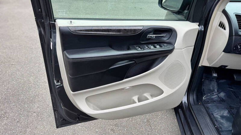 2012 Dodge Grand Caravan Crew