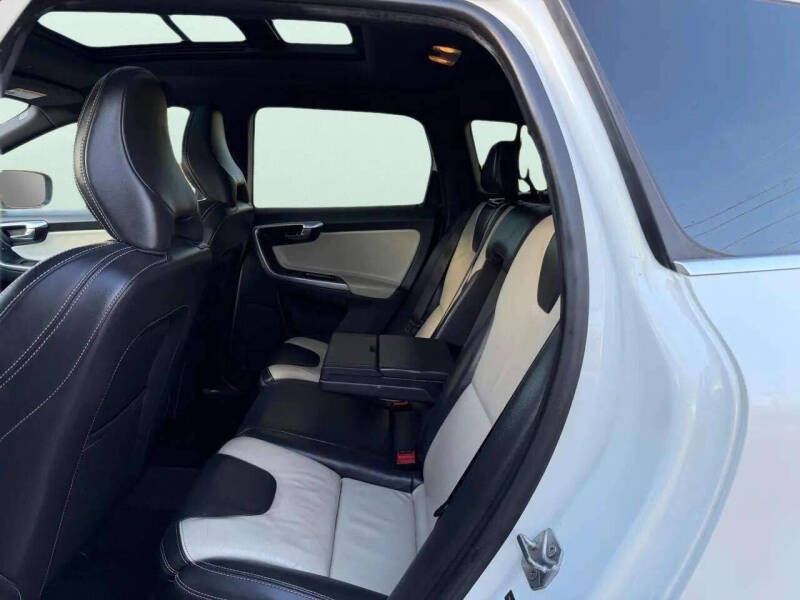 2015 Volvo XC60 T6 Drive-E Platinum