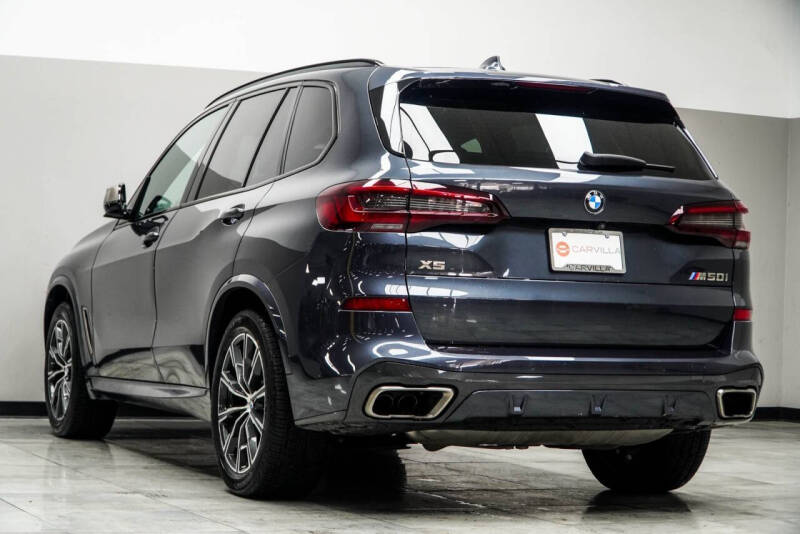 2022 BMW X5 M50i