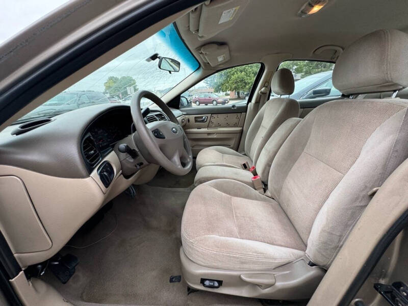 2002 Ford Taurus SES