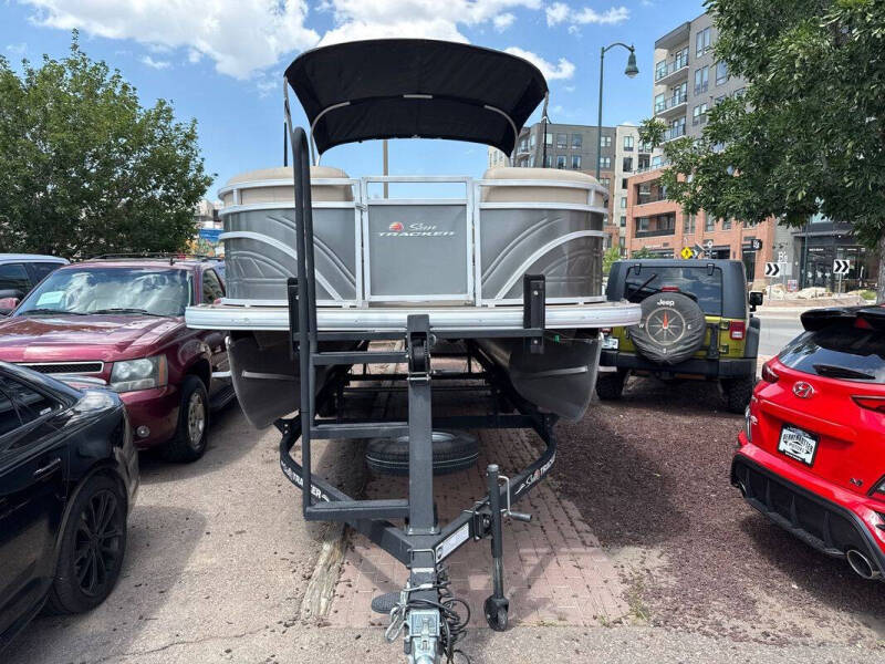 2024 Sun Tracker SPB22RF