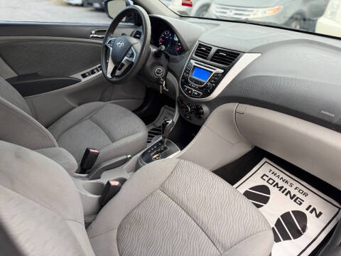 2012 Hyundai Accent GLS