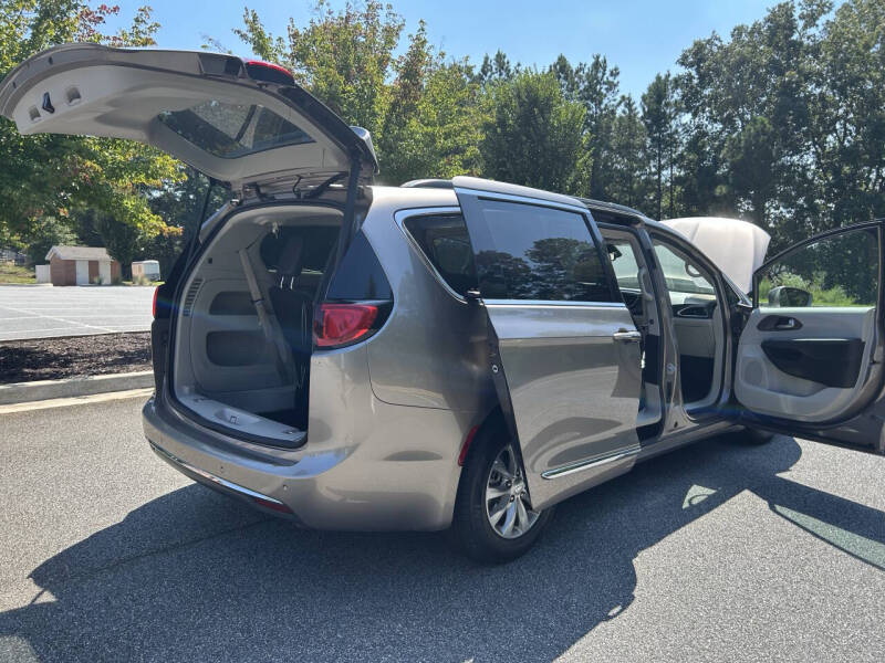 2017 Chrysler Pacifica Touring-L