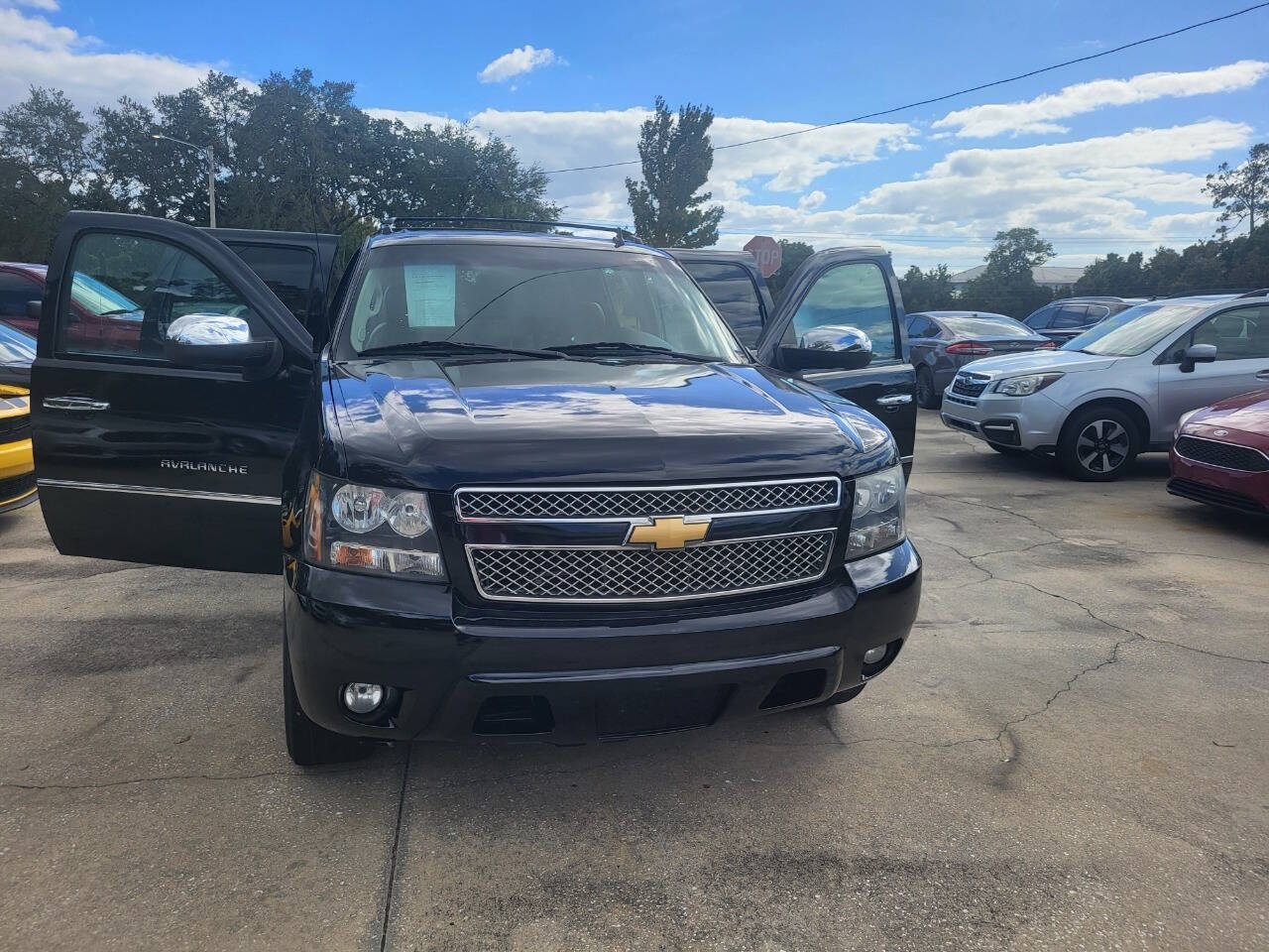 2012 Chevrolet Avalanche for sale at FAMILY AUTO BROKERS in Longwood, FL