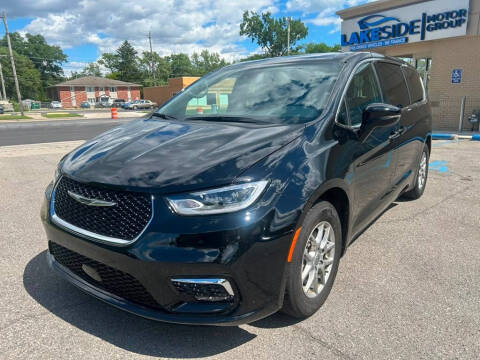2025 Chrysler Pacifica Select