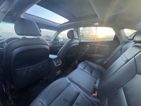 2017 Kia Cadenza Technology