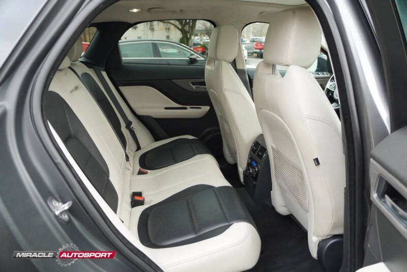 2018 Jaguar F-PACE S