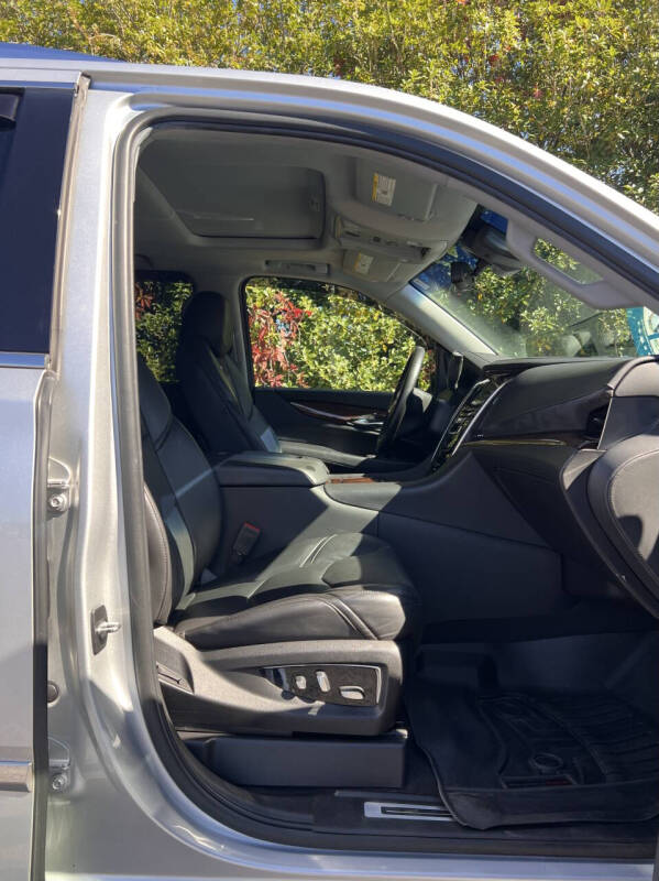 2019 Cadillac Escalade Luxury