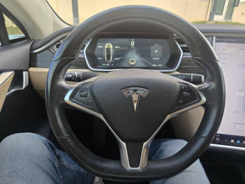 2016 Tesla Model S 70