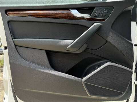 2018 Audi Q5 2.0T quattro Premium Plus