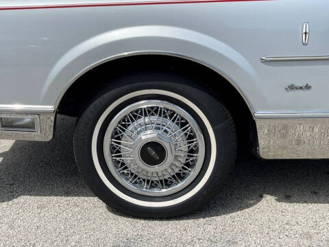 1984 Lincoln Town Car