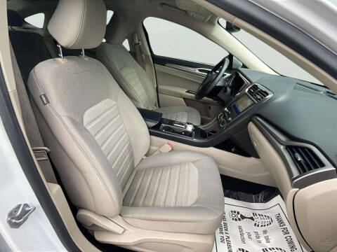 2020 Ford Fusion Hybrid SE