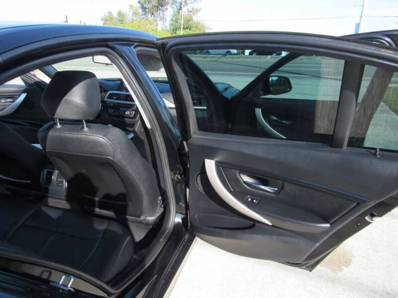 2017 BMW 3 Series 320i xDrive