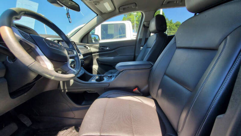 2023 GMC Acadia SLT