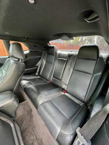 2018 Dodge Challenger SXT Plus